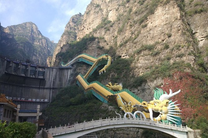 Longqingxia Gorge Cruise and Guyaju Cave Dwellings Private Day Tour - Temples and cave sightings: how to read what you see