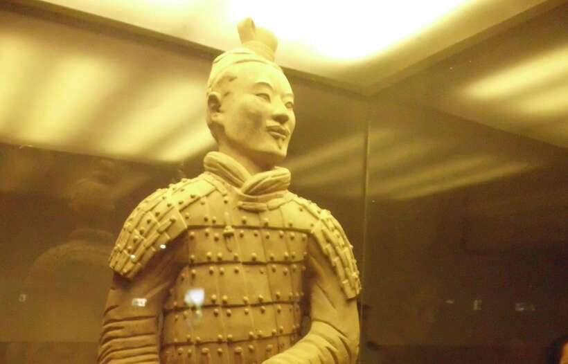 Mini Group English Guided Terracotta Warriors Tour - Crowds, sightlines, and the real-world accessibility picture