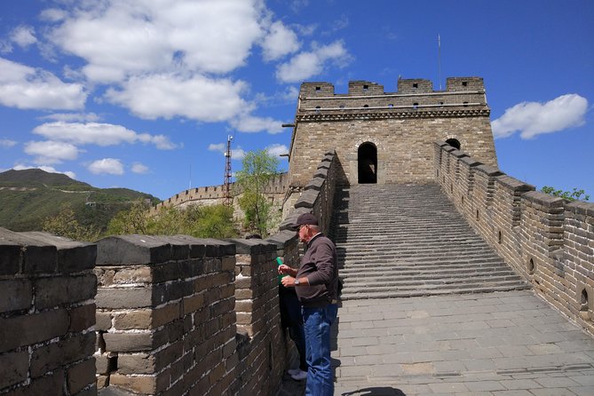 Mini Group: Half-Day Great Wall at Mutianyu Hiking Tour - Guide quality and the small-group pacing that makes it enjoyable