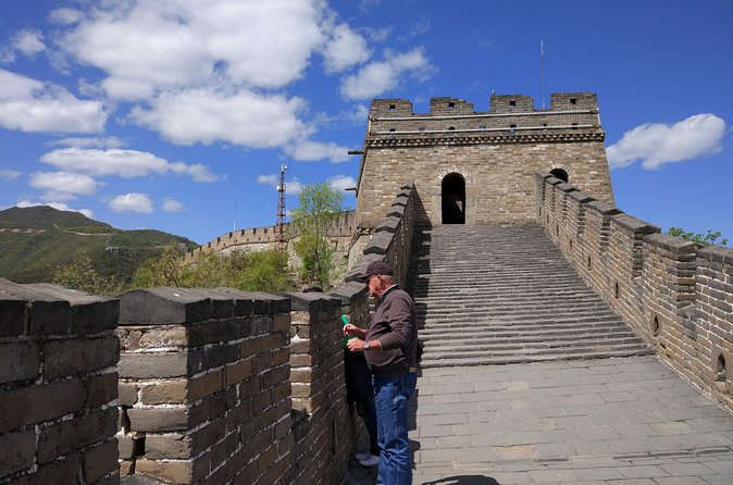 Mini Group: Half-Day Great Wall at Mutianyu Hiking Tour - Timing, weather, and practical tips for a smoother Mutianyu visit