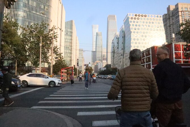 Modern Beijing Discovery by Bike - Stop 4: Jianwai SOHO, a quick shot at sleek city commercial design