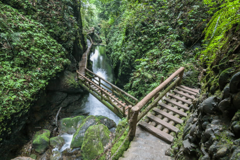 Mount Qingcheng Tour: Explore Serene and Sacred Taoist Site - Timing: seasonal opening hours and why they affect your satisfaction