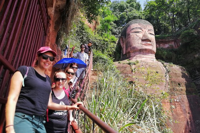 Mt Emei and Giant Buddha 2 Days Tour - The Golden Summit Option (Jinding): What You Gain, What You Trade