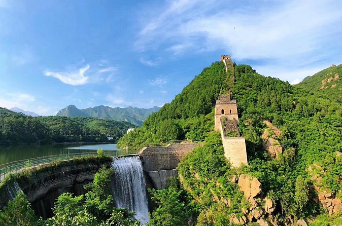 Mutianyu and Huanghuacheng Great Wall Private Tour with English Speaking Driver - Huanghuacheng Great Wall: Different Views, Water Nearby, and a More Relaxed Feel