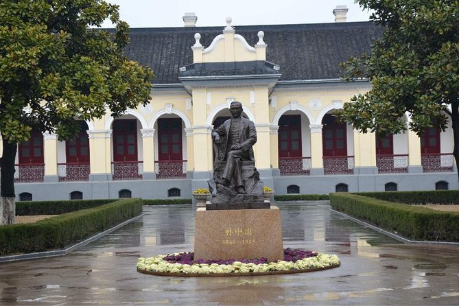 Nanjing Private Day Tour of The Republic Era with Lunch - Sun Yat-sen Mausoleum (Zhongshan Ling): The Morning Anchor