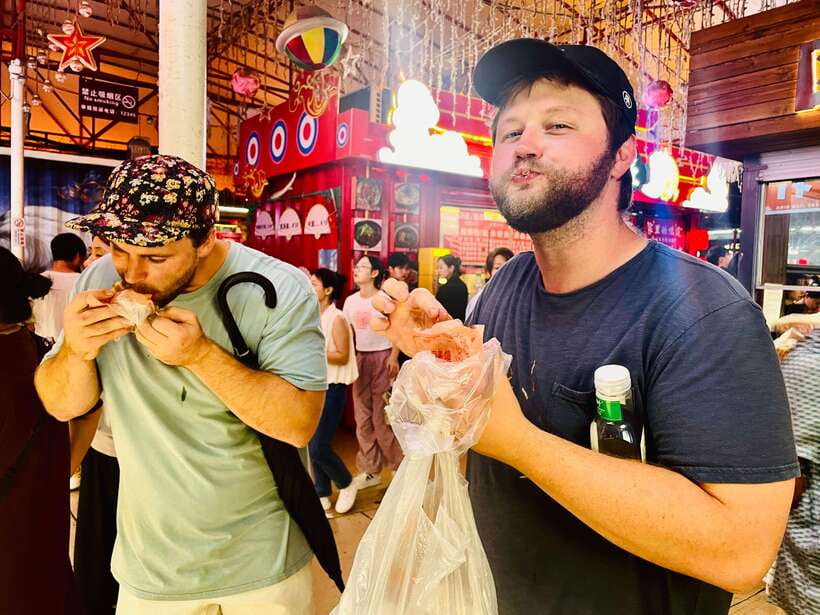 Night Market Haggling Adventure with an English Guide! - Why Panjiayuan Is a Smarter Night Market Choice