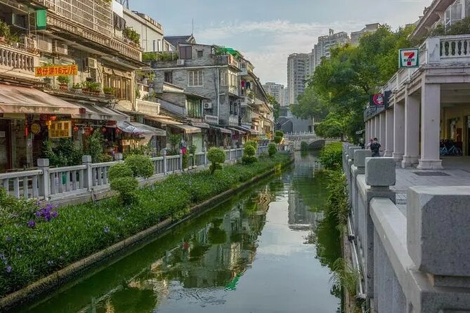 Old Guangzhou Backstreet Alley Local Market Walking Private Tour - Lychee Bay Scenic Area: A Park Where Music and People Share Space