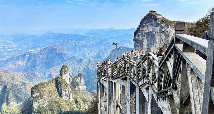 One Day Mini Group Tour to Glass Bridge and Tianmen Mountain - The Guide Factor: English Clarity and Real-World Help