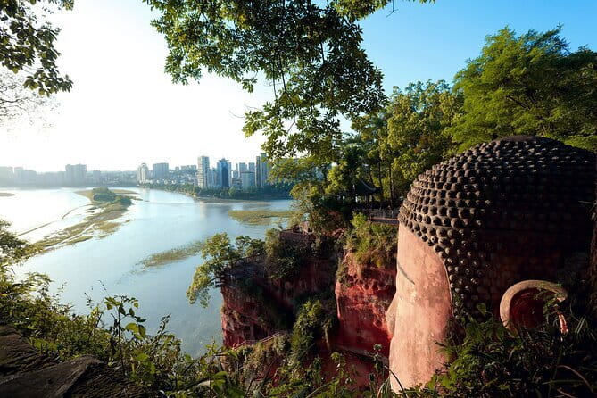One Day Trip to Chengdu Panda Base and Leshan Buddha Tour - Key things that make this day trip work