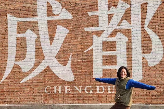 Private 1-Day: Panda and Chengdu Local Life (Make Vlog for you) - Sophy as your guide: the warmth factor that matters