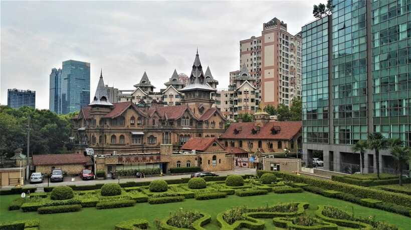 Private 3 hour bike tour with coffee break - Parks, markets, and the kind of stops you will appreciate