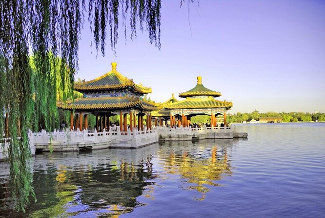 Private Beijing Jingshan Hill, Beihai, and Hutongs with Imperial Lunch/Dinner - What You Really Pay for on This Beijing Day