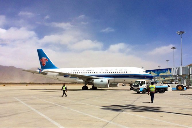 Private Beijing Round-Trip Airport Transfer to Hotel - Arrival leg: what happens from baggage claim to the car