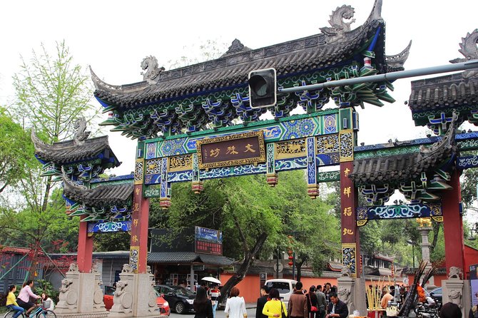 Private Chengdu Half Day Bike Tour - The point of this tour: Chengdu on two wheels, not in lines