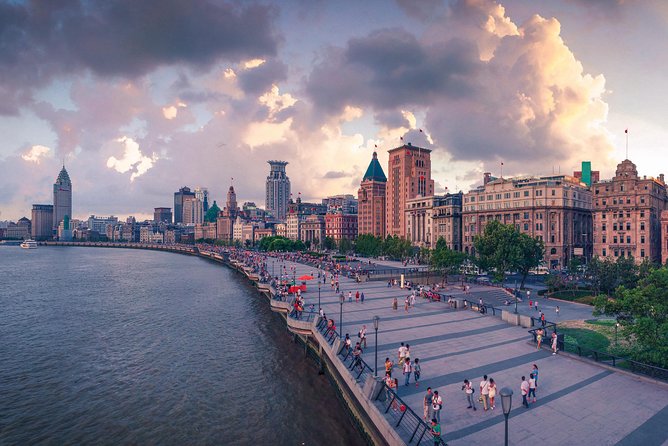 Private Customized Shanghai Day Tour of City Higlights - Working the Bund, Shanghai Tower, and Nanjing Road Into One Day