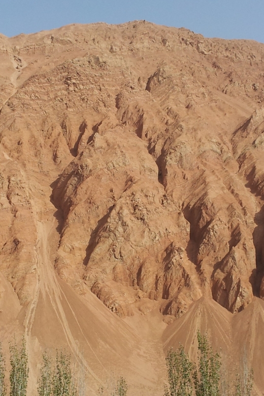 Private Day Tour from Urumqi to Turpan - Leaving Urumqi: the road is part of the show