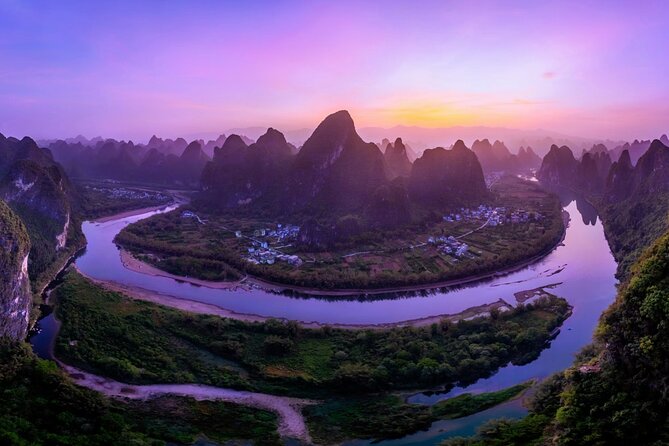 Private day tour :Guilin-LiRiver bamboo boat-Yangshuo Highlights - Electric Bamboo Boat on the Li River: One Hour That Feels Like Guilin