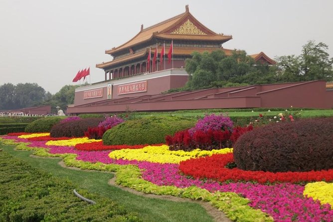 Private Day Tour: Mutianyu Great Wall and Forbidden City Including Lunch and Cable Car - Tiananmen Square First, Then the Forbidden City
