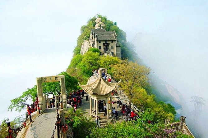 Private Day Tour of Mt. Huashan with Round-Trip Cable Car from Xi'an - The 2-hour drive: where the meaning starts before the stairs do