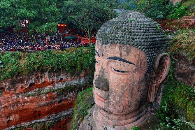 Private Day Tour to Leshan Grand Buddha from Chengdu - Lunch in Leshan: Fueling Up Without Breaking the Schedule