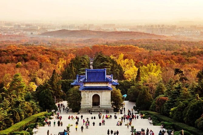 Private Day Tour to Niushoushan Cultural Park in Nanjing - Vegetarian lunch included, and why that matters on site