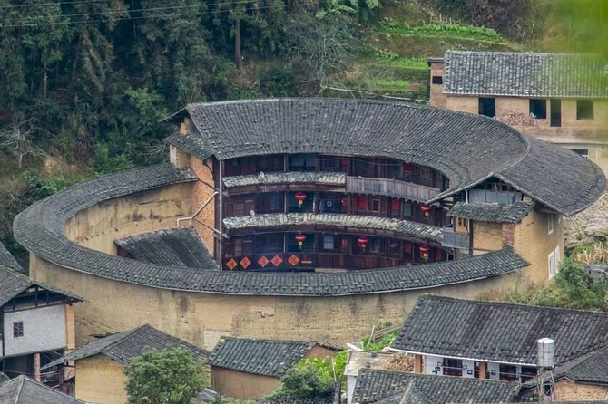 Private Day Tour To Tianluokeng Tulou from Xiamen Including Lunch - Yuchang Building and the Hakka lunch moment that makes it personal