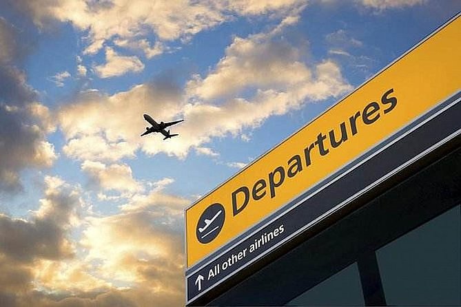 Private Departure Transfer from Shanghai City Center to Pudong Int'l Airport - The On-Time Factor: Finding Your Driver and Avoiding Taxi Stress