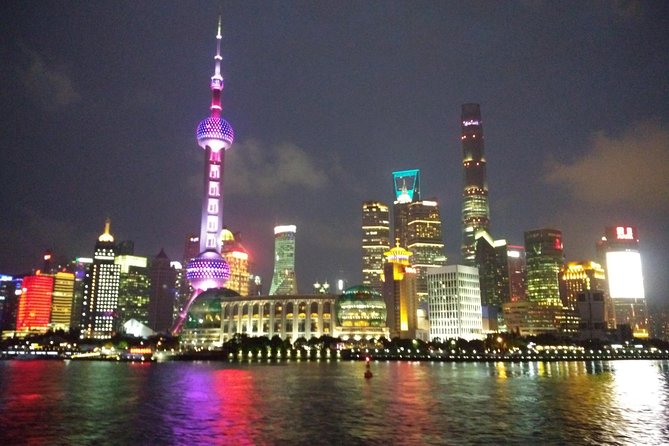 Private Evening Tour: VIP Huangpu River Cruise and Shanghai Lights - The 7 PM rhythm, built for seeing Shanghai lit up