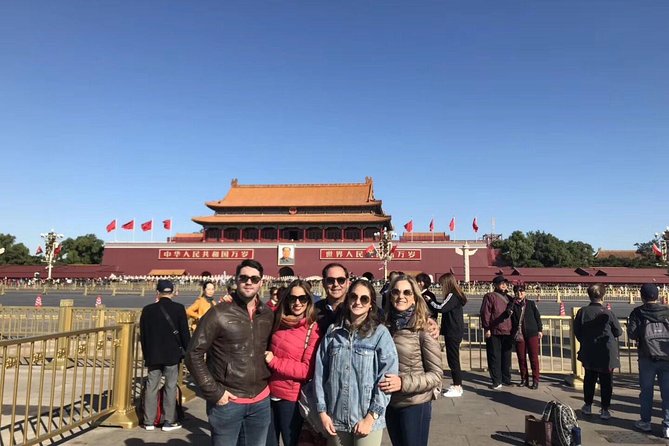 Private Forbidden City and Mutianyu Great Wall Day Tour - Tiananmen Square in 30 minutes: context and quick photo time