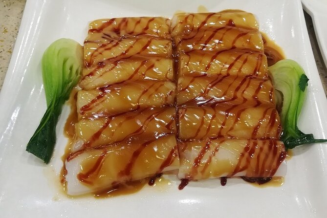 Private Guangzhou Food Tour Michelin Restaurant&Local Food Market - Stop 1: Diandude tea-house dim sum and table manners