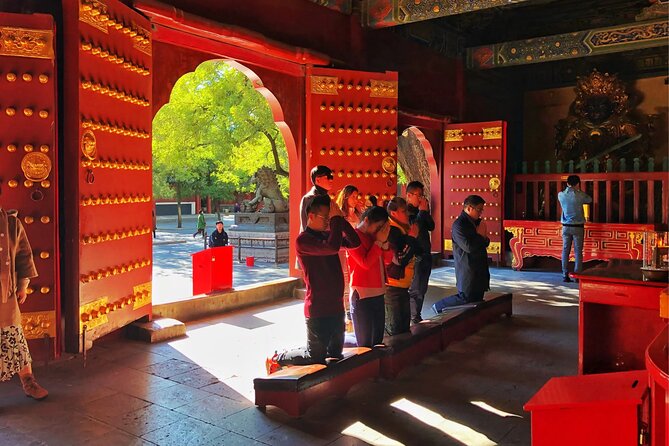 Private Half-Day Temple of Heaven and Lama Temple Tour - How this half-day feels on the ground