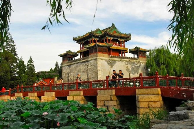 Private Half Day Tour to Beijing Panda House and Summer Palace - Beijing Zoo Panda House: your best shot at a real panda moment