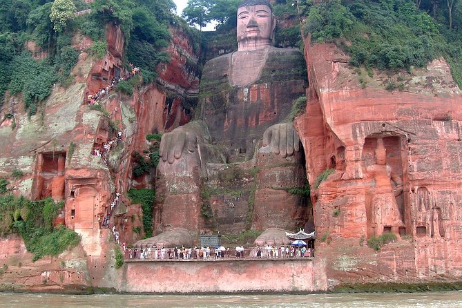 Private Leshan Giant Buddha and Local Food Tasting Trip - High Speed Train From Chengdu East, With Scenic Changes Along the Way