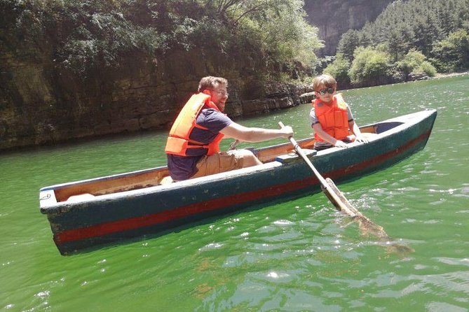 Private Longqing Gorge & Guyaju Cave Day Tour w/ Cruise Ride - Guyaju Caves: Homes Carved Into the Cliff