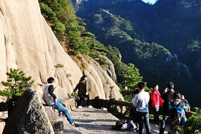 Private Photography Day Tour of Huangshan Yellow Mountain - Private Photography on Huangshan: Why This Day Feels Different