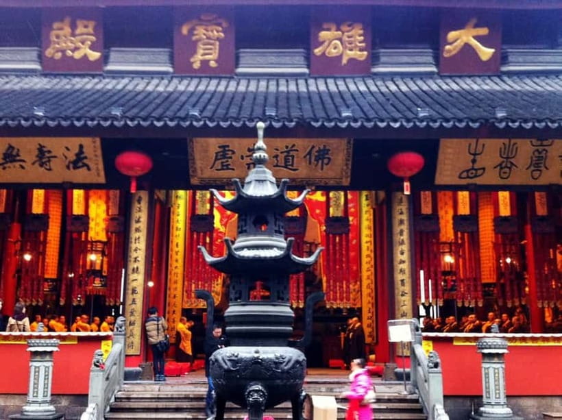 Private Shanghai Full Day City Tour with Old &New Highlights - Jade Buddha Temple: calm atmosphere and the story behind the Jade Buddha