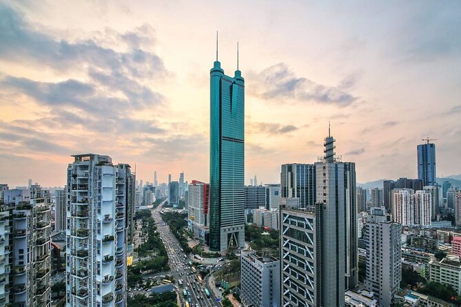 Private Shenzhen Day Trip from Guangzhou by Roundway Bullet Train - Lianhuashan Park and Fengzheng Square: green time and tech you can try