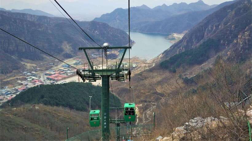 Private Shilinxia Cantilever Viewing Platform Transfer/Tour - From Hotel Lobby to Shilinxia Viewpoints in One Smooth Move
