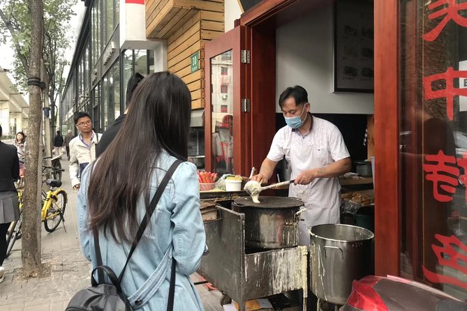 Private Tour: Beijing Hutong Night Walking and snacks Taste - Shichahai Scenic Resort: the calm reset between louder stops