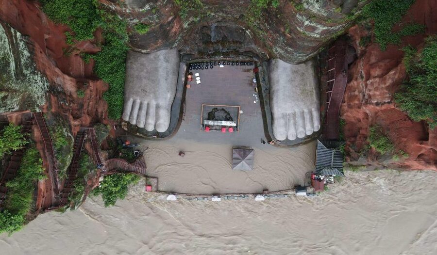 Private Tour to Leshan Giant Buddha & Huanglongxi Old Town - Chengdu to Leshan and Back: How This Day Stays Manageable