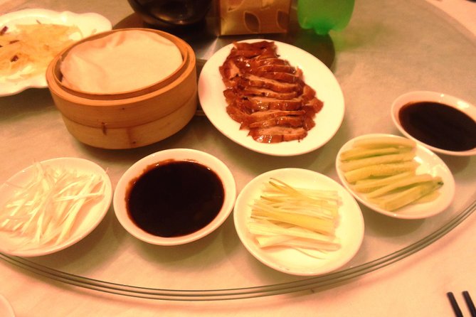Private Tour to Pearl Market Acrobatic Show & Peking Duck Dinner - Entering Hongqiao Pearl Market with a real plan