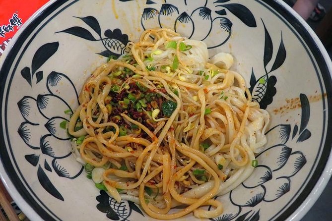 Private Xi’an Night & Food Tour by Tuk Tuk and Public Transportation - The dinner and drinks part: why it is more than feeding you