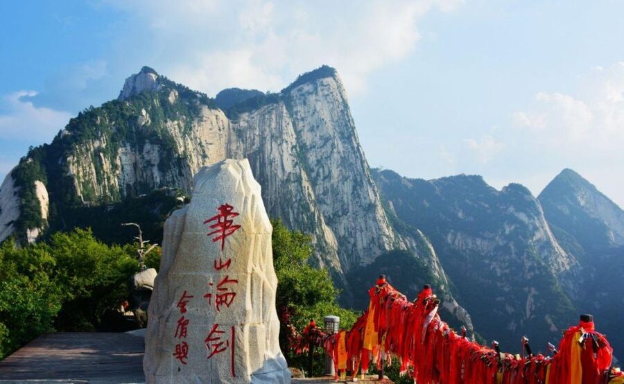 Private Xian Mt. Huashan Adventure Tour: Explore in Your Own - A private Huashan day that starts with pickup in Beilin