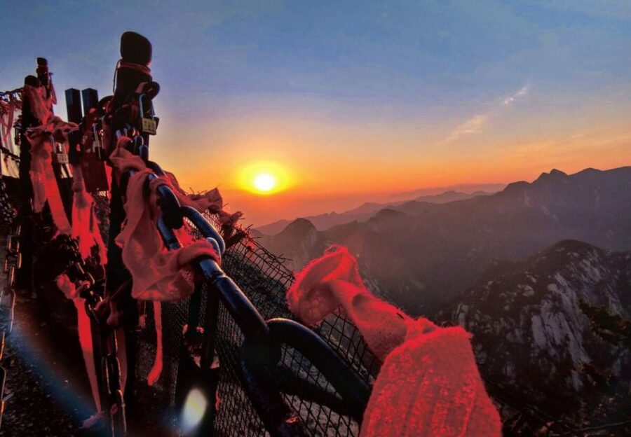 Private Xian Mt. Huashan Adventure Tour: Explore in Your Own - English-first guidance that actually helps on Huashan