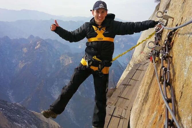 Privately Guided Tour to Mt.Hua - The Morning Start: Pickup at 7:30 and Why Being Ready Matters