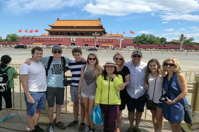 Quality Coach Day Tour to Tiananmen Square and Forbidden City plus Badaling Great Wall - Optional acrobatics, kung fu, or Peking opera show: is it worth it?