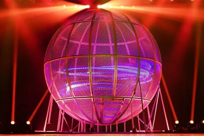 Red Theater Beijing Acrobatic Show Tickets Discount - The 60-minute program: variety keeps the show moving