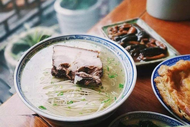 Secret Noodle and Wonton in Shanghai Alleyways with Local Beer - Alleyway Noodles in Shanghai’s Former French Concession