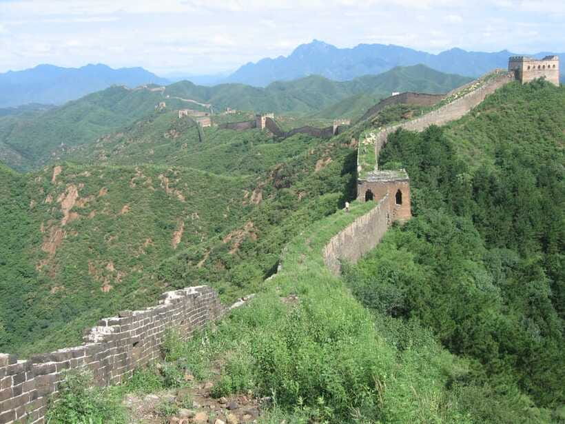 Self-guided challenging hiking from Jinshanling to Gubeikou - The Best Part: Solitude and Changing Scenery