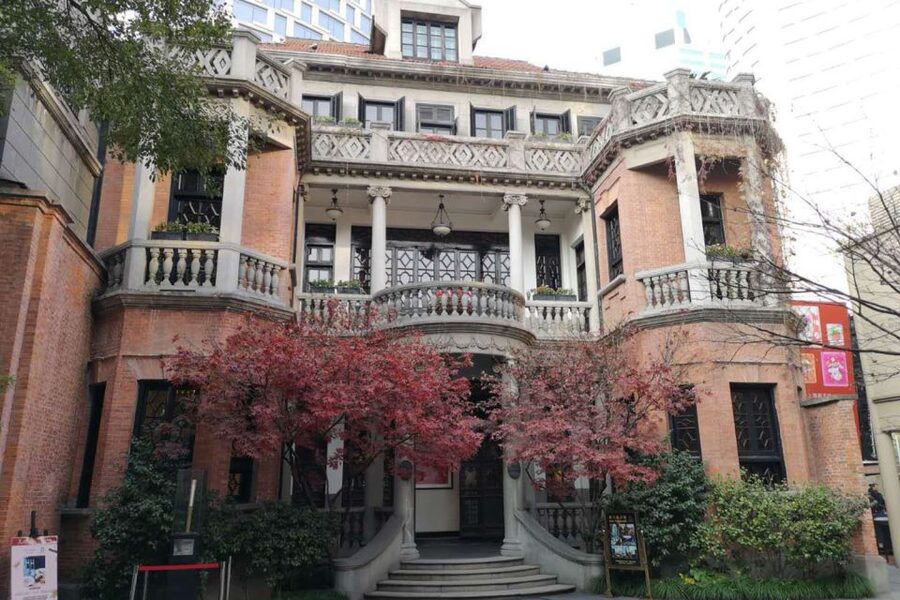 Shanghai: 3-Hour Old Shanghai City Tour - Starting at Yu Garden, where Shanghai’s old world feels designed